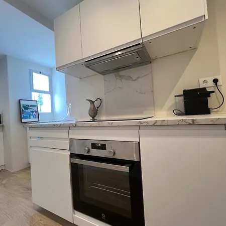 Lovely Spacious 2 Bedroom Flat Between Marbella And Apartment *