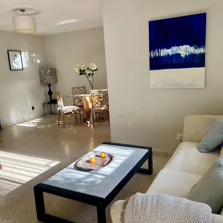 Lovely Spacious 2 Bedroom Flat Between Marbella And Estepona