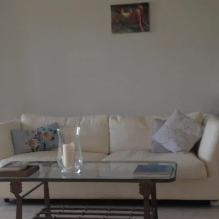 Lovely Spacious 2 Bedroom Flat Between Marbella And Estepona