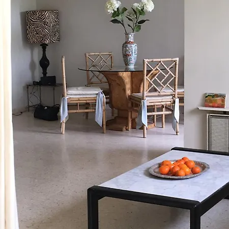 Lovely Spacious 2 Bedroom Flat Between Marbella And