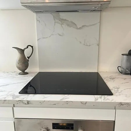 Lovely Spacious 2 Bedroom Flat Between Marbella And 公寓 *